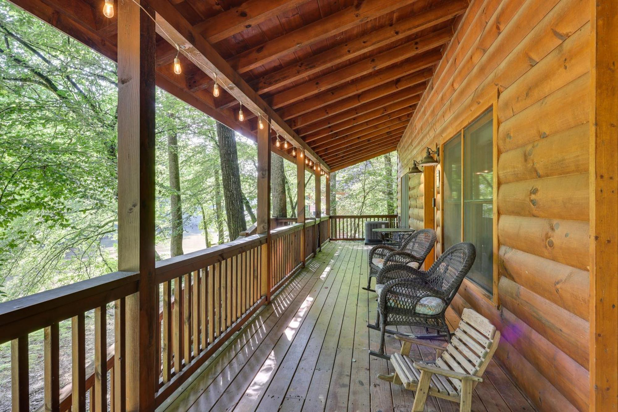 Riverfront Ellijay Cabin With Deck And Pool Access! Exterior photo